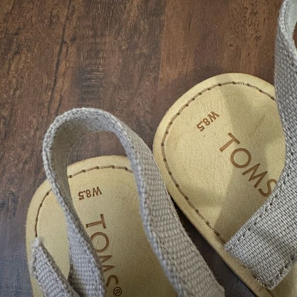 NWT TOMS Lexie Strappy Sandals Oxford Tan Heritage Canvas/Diamond Tribal - Picture 8 of 10
